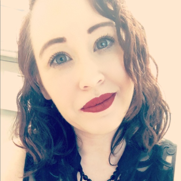 Meet your Posher, Becky - Picture 4 of 7